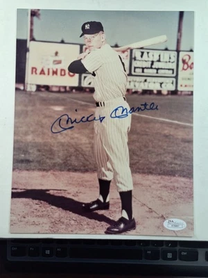 Mickey Mantle Yankees huge auto Signed in blue 8 x 10 Photo - JSA cert# X75651 - Image 1 of 4
