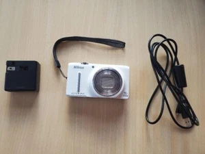 Nikon COOLPIX S9400 White Digital Camera 18.1 MP 18x Optical Zoom From JAPAN - Picture 1 of 11