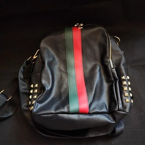 Mochila de hombro informal de cuero sintético negro con correas ajustables para mujer - Imagen 1 de 8