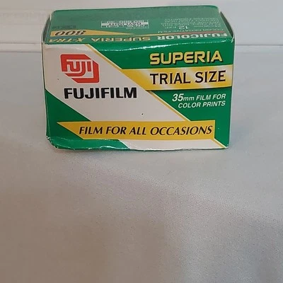Fujifilm Superia XTRA 800 ISO 12 EXP 35mm Color Film - EXPIRED 04/2007 - Image 1 of 4