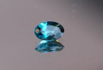 Turmalin 0,42 ct Indigolith oval blaugrün 2,8 x 4 x 5,9 mm lupenrein - Bild 1 von 4