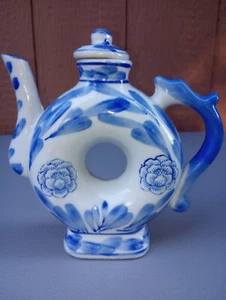 Blue White Floral Round Donut Home Deco Kitchen Asian Chinese Teapot with Lid - Picture 1 of 4