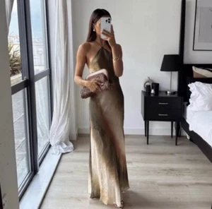 Maxi Vestido ZARA Multicolor TIE DYE RAMIE HALTER con Cuentas NUEVO CON ETIQUETAS TALLA S - Imagen 1 de 4