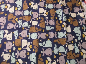 1 quarto grasso cotone tessuto bambini simpatiche balene su blu circa 21" x 18" - Foto 1 di 4