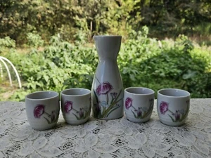 Vintage japanisches Sake Set Flasche und 4 Tassen rosa Blumenmuster KOSTENLOSER US-VERSAND - Bild 1 von 8