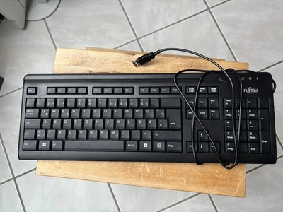 Fujitsu KB410 K  Schwarz, USB D Tastatur Deutsch - S26381-K511-L420 Keyboard - Bild 1 von 3