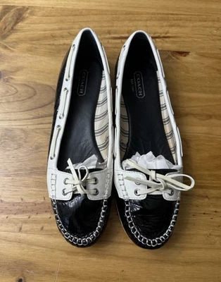 Mocasines planos Coach de charol 8 Foto 1 de 4