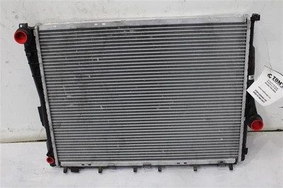 Used Radiator fits: 2001 Bmw 325I AT Grade A — 第 1/4 张图片