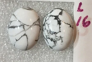 Designer dream! Natural howlite white buffalo 2 oval cabochons size 15 x 20 mm - Picture 1 of 5