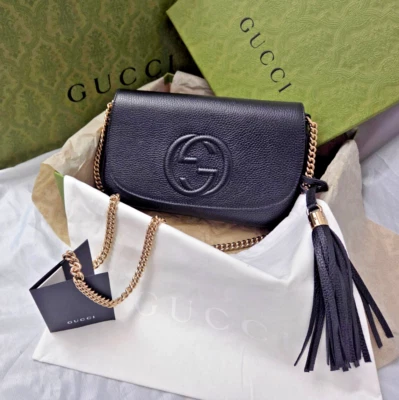 New Gucci Black Grained Leather Soho Chain gold-tone Flap Crossbody  - Image 1 of 4