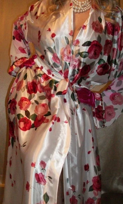 Bata De Colección Rosa Floral Manga Transparente Larga Satén M L Foto 1 de 4