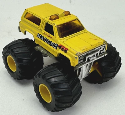 VTG Matchbox Chevrolet Blazer Super Chargers 1985 SC-7 Mad Dog II Yellow 4x4 - Image 1 of 4