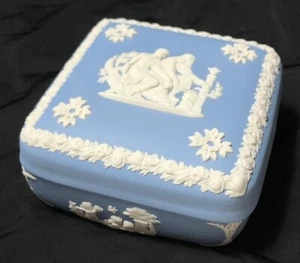 Vintage Wedgewood Cream on Blue Jasperware Square Trinket Jewelry Box - Picture 1 of 14