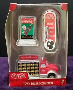Camión de reparto Coca-Cola Town Square Collection y 2 letreros - Imagen 1 de 6