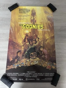 The Goonies Original Movie Poster VHS Home Video Release 20 x 34 CV - Imagen 1 de 21
