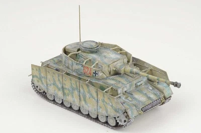 Dragon Models 1/72 Sd.Kfz.161 Panzer IV H #624 Weathered Finish w/Schurzen - Image 1 of 2