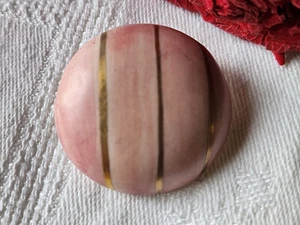Enorme bouton vintage céramique parurier collection 3,3 cm pied rose D2F - Picture 1 of 5