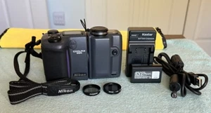Vintage~~Nikon COOLPIX 995 3.2MP 4x Zoom Digital Camera - Excellent - Bundle - - Picture 1 of 17