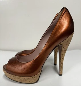 Gucci Copper Metallic Leather Cork Platform Heel Peep Toe Pumps 310175 37.5 - Picture 1 of 16