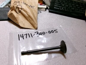 1969-77 HONDA CB750 CB 750 750F 750A VALVE INTAKE NOS OEM 14711-300-005 - Picture 1 of 5