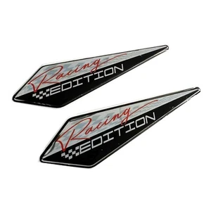 2x Racing Edition Sportwagen Karosserieflügel Chrom 3D gewölbt Gel Aufkleber Abzeichen - Bild 1 von 2