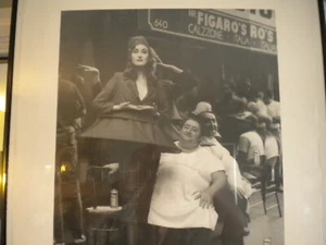 Revista Figaro's Calzzone NYC John Chan Famous Photographer Details - Imagen 1 de 3