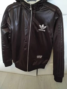 splendida e rara giacca pile Adidas Chile 62 marrone con cappuccio piccola - Foto 1 di 8