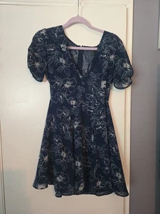 Women's Navy Blue And White Hawaiin Floral Print Short Sleeve - V Neck Dress... - Picture 1 of 11