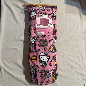 Pack de 2 mantas de Halloween Hello Kitty nuevas - Imagen 1 de 4