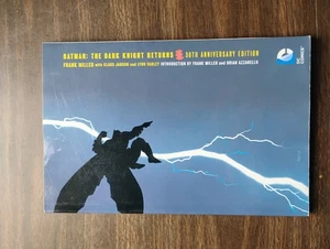 Batman: The Dark Knight Returns 30th Anniversary Ed. Graphic Novel - Bild 1 von 3