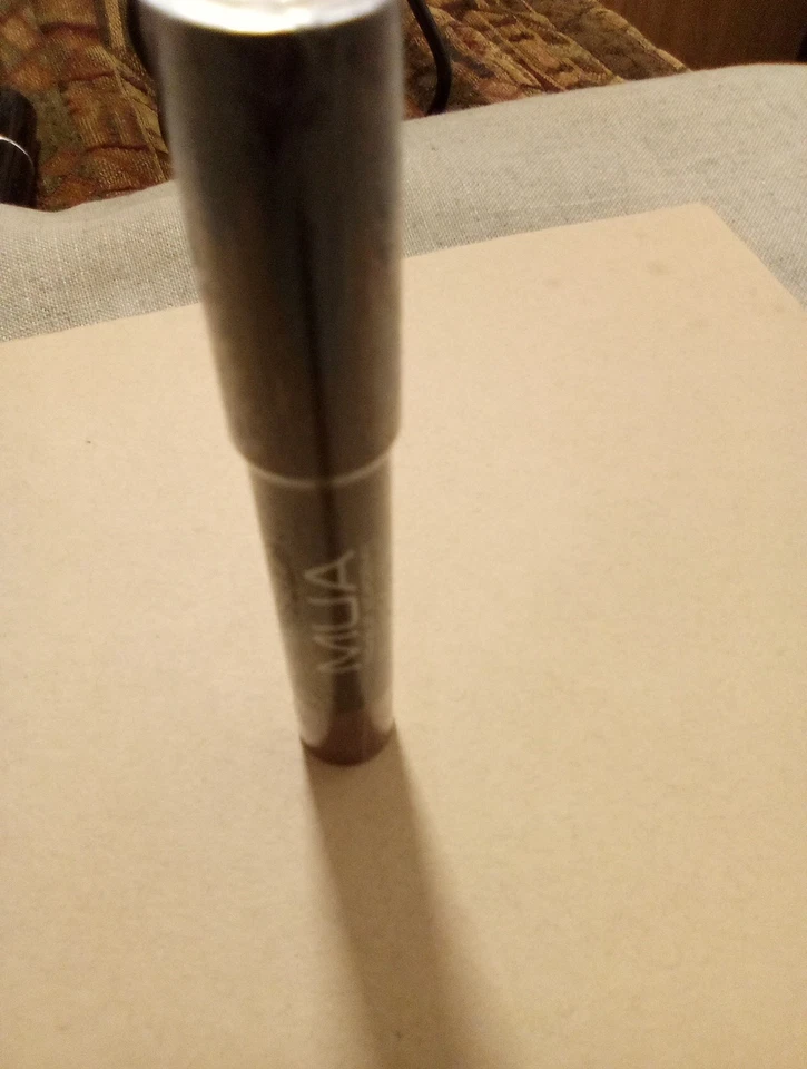 Lápiz labial mate MUA Makeup Academy - 703 grosella sellada *NUEVO* Foto 1 de 3