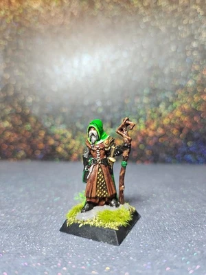 Hand Painted Reaper Bones Human Male Wizard Miniature - Image 1 of 4