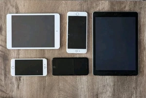 Apple iPhone, iPod i iPad partia zepsuta / części / naprawa - Zdjęcie 1 z 2