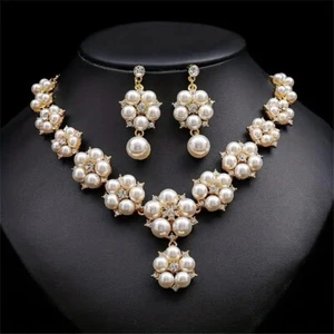 Conjunto de joyas de flores radiantes - delicados pendientes y collar, piedra lechosa brillante - Imagen 1 de 8