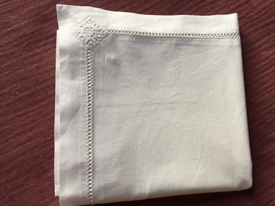 belle taie ancienne pur fil de coton/brodée main de jours ( 67 X 66)  (C47) - Photo 1/4