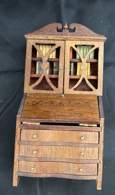 TYNIETOY vintage da década de 1920? Secretária com livros miniatura para casa de bonecas - Imagem 1 de 4