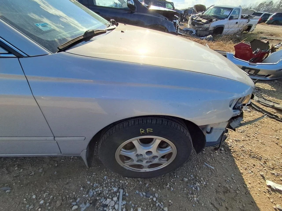 Guardabarros derecho pasajero cupé compatible con 99-03 SOLARA 2770424 Foto 1 de 4