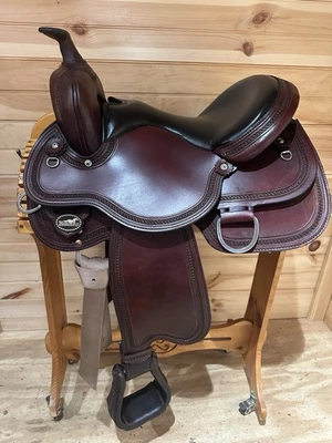 15” Stagecoach West Circle Y Western Trail Saddle Model 5618 (Wide) 2024 - Image 1 of 4
