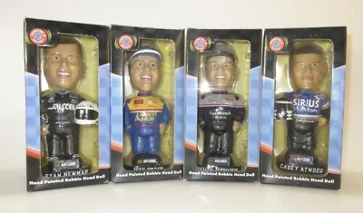 (Lote 4) RYAN NEWMAN JEFF VERDE KEVIN HARVICK CASEY ATWOOD Bobblehead cabeza bobble Foto 1 de 4