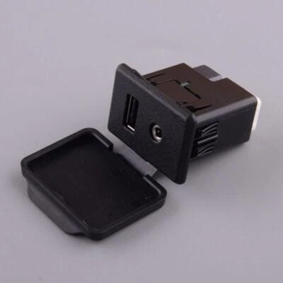 Conector USB auxiliar de audio adecuado para Nissan Versa Versa Note 2015-2017 Foto 1 de 4