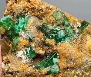 74 CT RARE GREEN PANJSHIR EMERALD CRYSTLS BUNCH ON MATRIX FROM @AFG - Picture 1 of 10