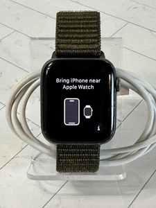 Apple Watch SE 1st Gen - 44mm Space Gray Smartwatch GPS Unlocked #H740 - Picture 1 of 9