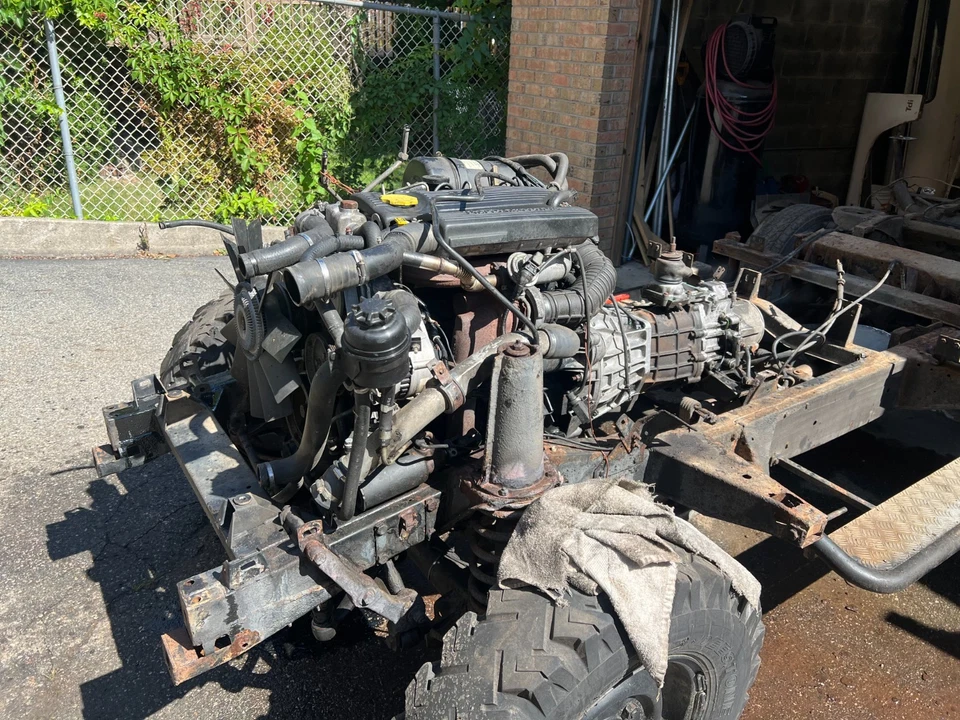 Land Rover Defender 1997 300TDi engine with gearbox and transfer case   - Image 1 of 4