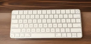 Apple Magic Keyboard avec Touch ID A2449 - Photo 1/3