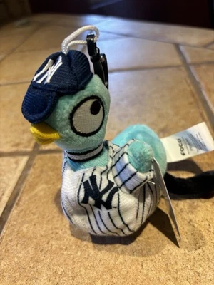 New York Yankees Mo Willems Pigeon Key Chain SGA Plush 4-Inch 7/13/25 - Image 1 of 4
