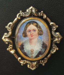 ANTIQUE PORTRAIT MINIATUR 19 JH BROSCHE ADELIGE DAME GEMALT IMPRESSIONIST SILBER - Bild 1 von 3
