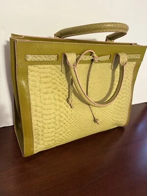 Bolso de cuero verde claro en relieve cocodrilo Foto 1 de 4