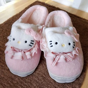 Lovely Cartoon Hello Kitty Winter Slippers, Warm, Thick Insulation, Size 7-8 - Picture 1 of 3