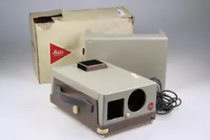 Proiettore diapositive Leica Pradovit f - Foto 1 di 6