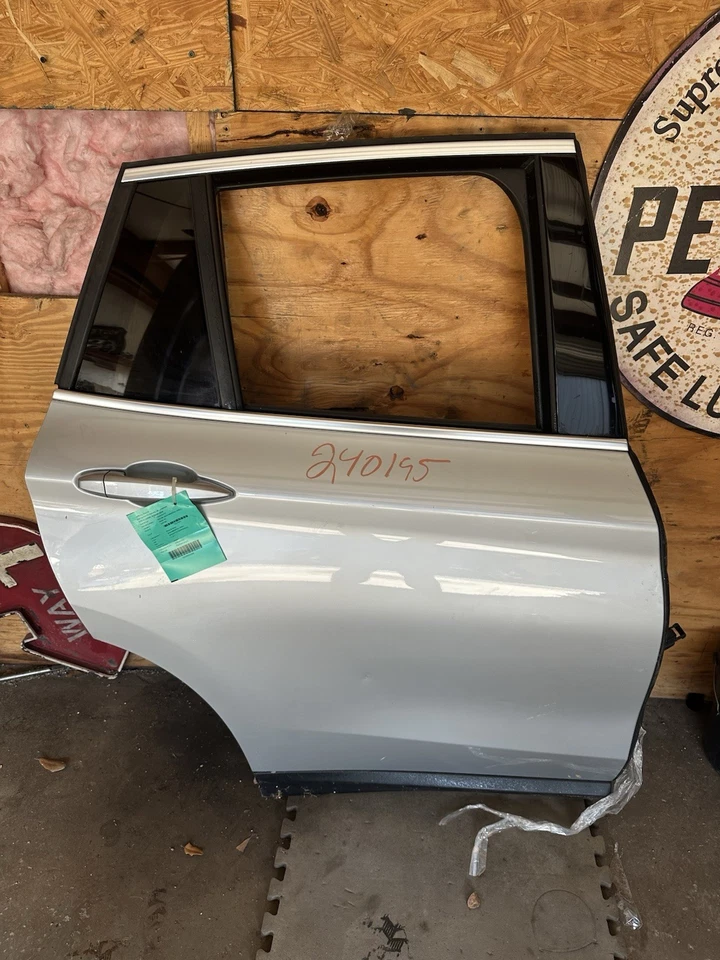 Puerta trasera derecha BMW X1 2016-2022 | B39 gris mineral Foto 1 de 4